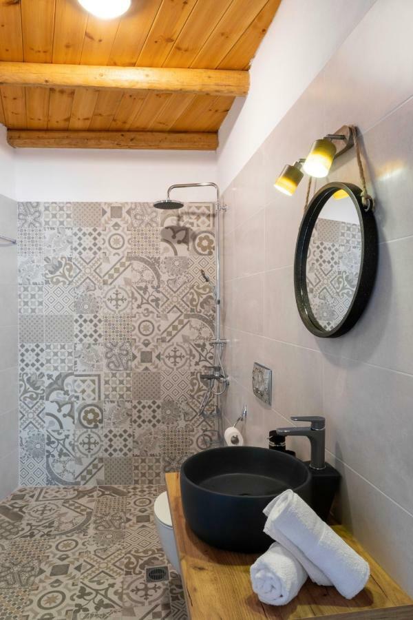 Marilena Natural Stone House, By Hellocrete Pigí Exterior foto